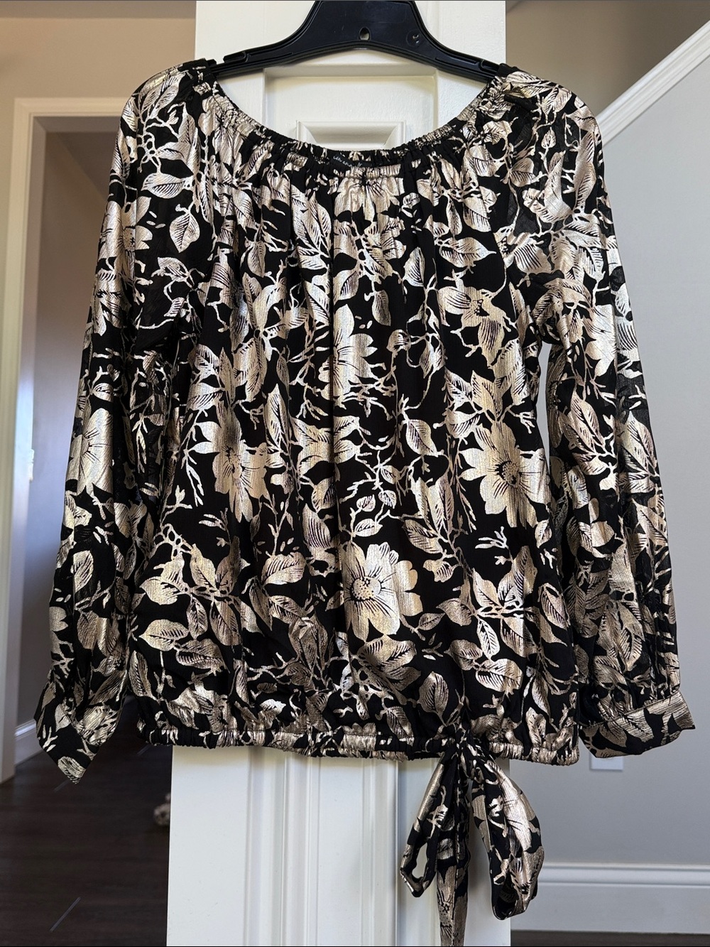 Sam and Jess NWOT Black and Metallic Gold Floral Print Elastic Waist With Tie XS